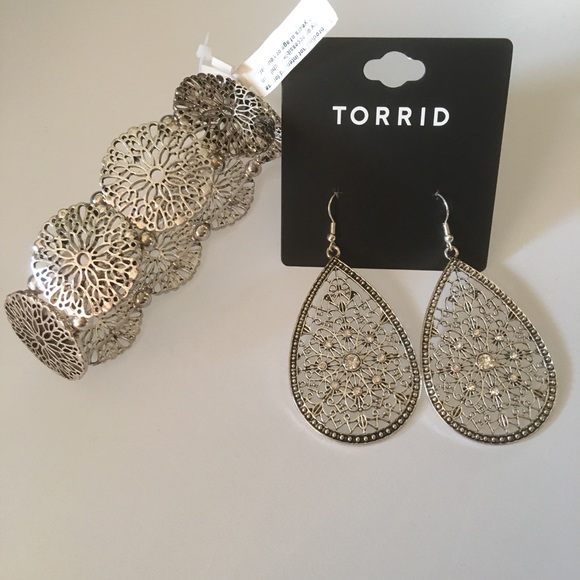 torrid Jewelry - Nwt Torrid Silver Tone Filigree Bracelet Earrings